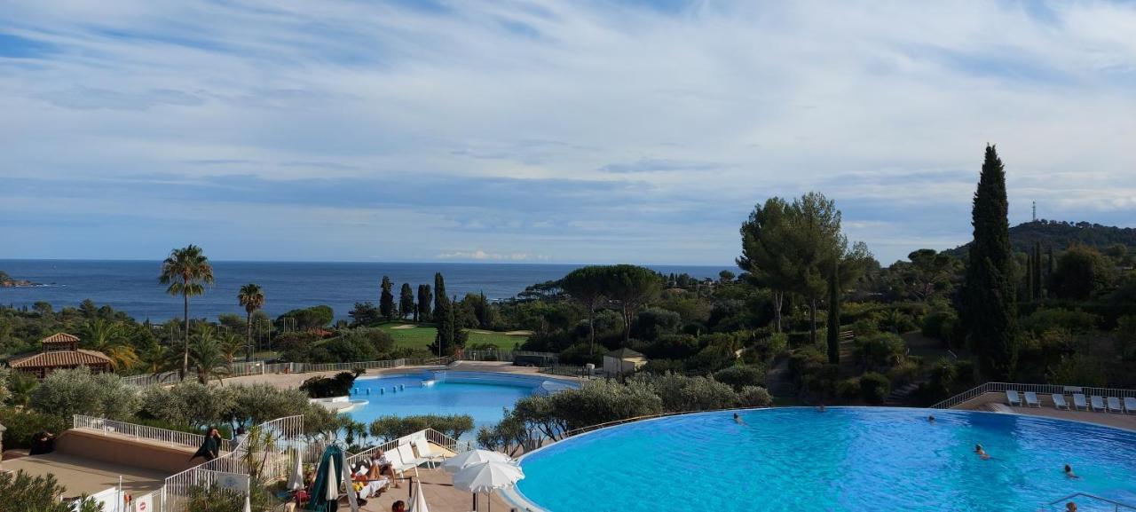 Saint-Raphael- Vue Mer Et Massif De L'Esterel Exterior photo